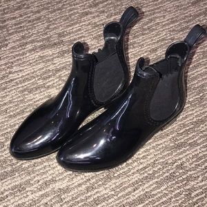 Chelsea rain booties!